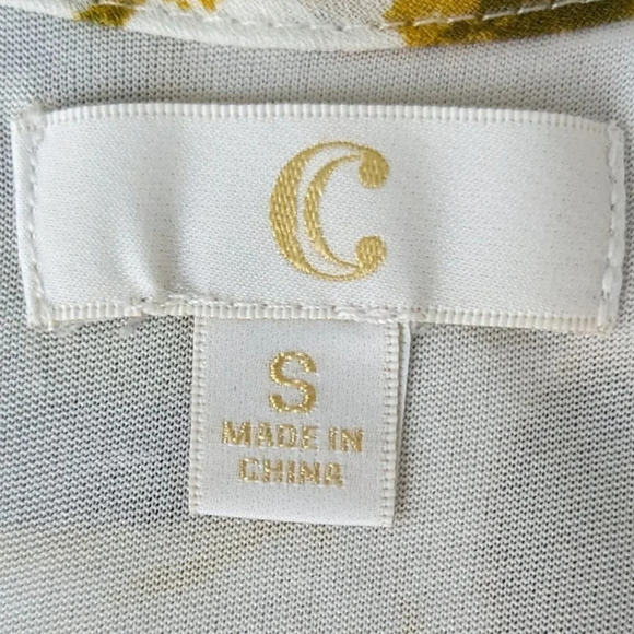 Artsy/ Floral/ Shift Dress with a Cold Shoulder Size Small - Picture 2 of 9